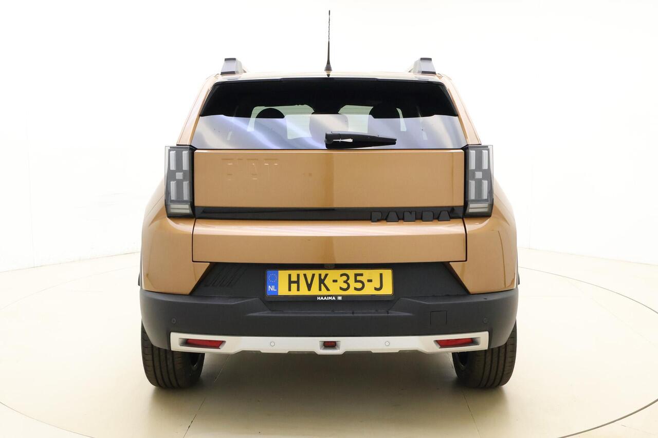 Fiat PANDA Grande La Prima 11 kW 44 kWh | NIEUW MODEL | Navigatie | Climate control | Camera | Dakrails | Stoel & Stuurverwarming | Lichtmetalen velgen