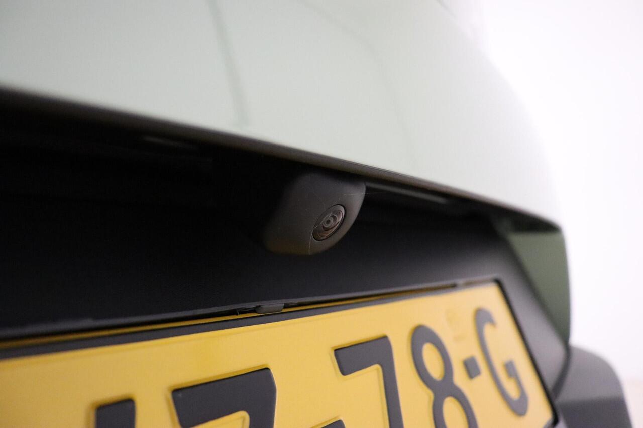 Fiat PANDA Grande 1.2 Hybrid La Prima | Automaat | NIEUW MODEL | Navigatie | Stoel & Stuurverwarming | Climate Control | Camera | Hoge instap | Dakrails | 17'' LM Velgen