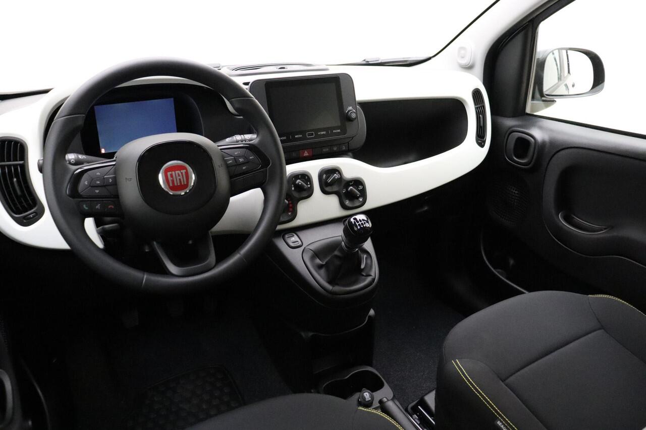 Fiat PANDA 1.0 Hybrid Pandina | NIEUW | Navigatie via Carplay | Airco | Bluetooth | Cruise control | Hoge instap | Lichtmetalen velgen | Extra getint glas | Dakrails
