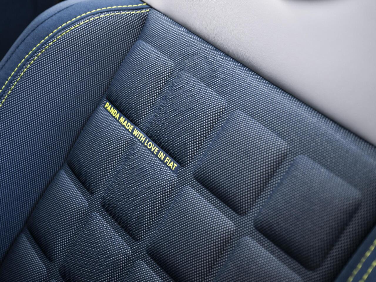 Fiat PANDA Grande La Prima 44 kWh | Uit voorraad leverbaar | Clima | Cruise | Camera | Apple Carplay | 17" | Navi | Winter Pack