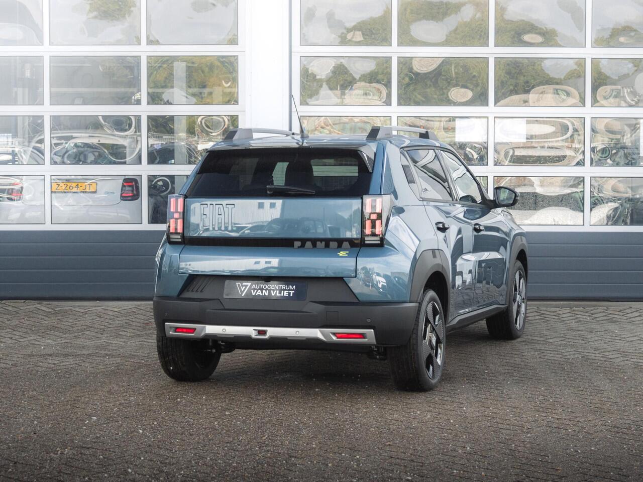 Fiat PANDA Grande La Prima 7,4 kW 44 kWh | Uit voorraad leverbaar | Clima | Cruise | Camera | Apple Carplay | 17" | Navi | Winter Pack