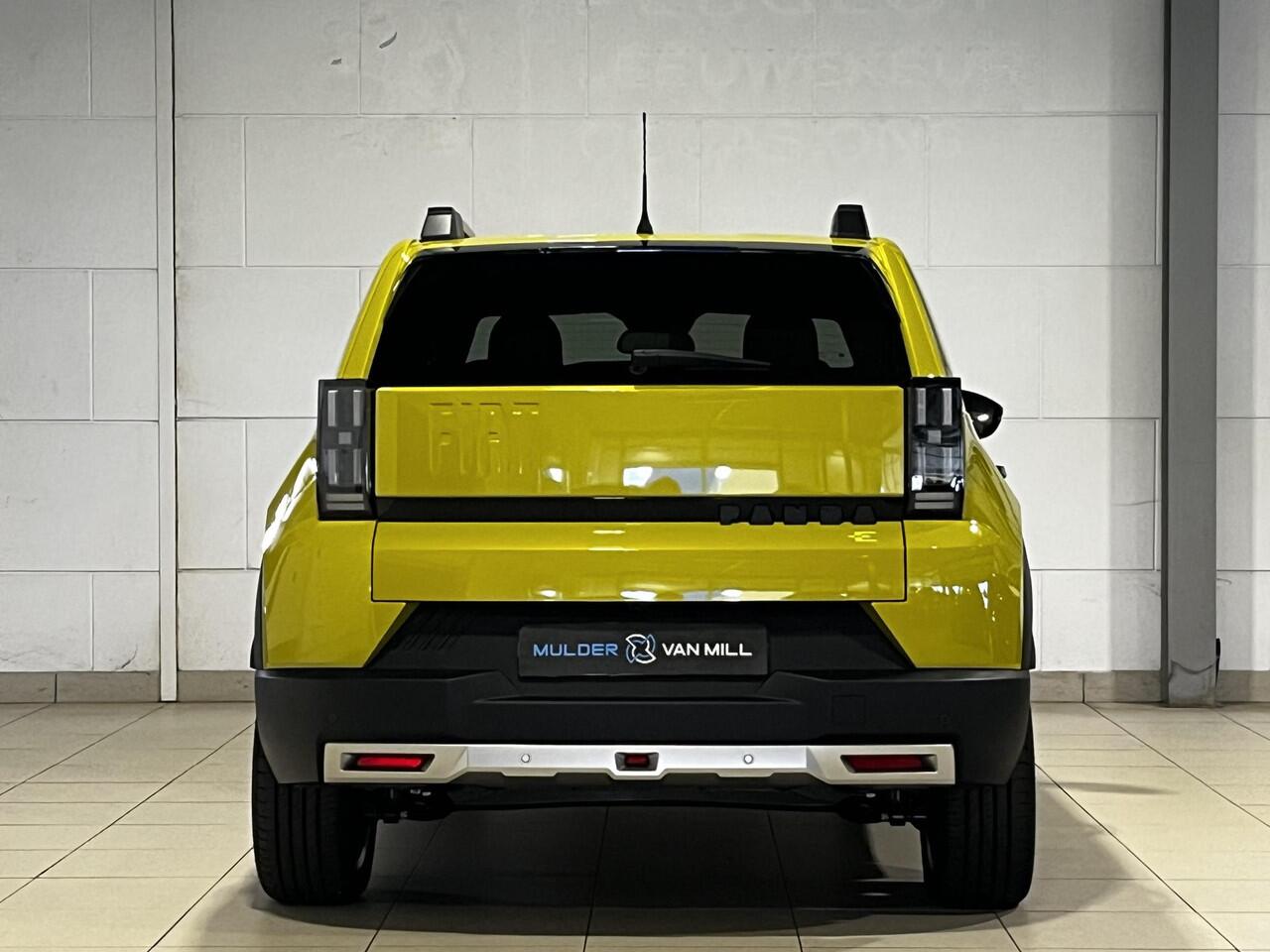 Fiat PANDA Grande La Prima EV 44kWh 113pk | VERW. VOORRUIT | VERW. VOORSTOELEN | STUURVERW. | NAVI | CAMERA