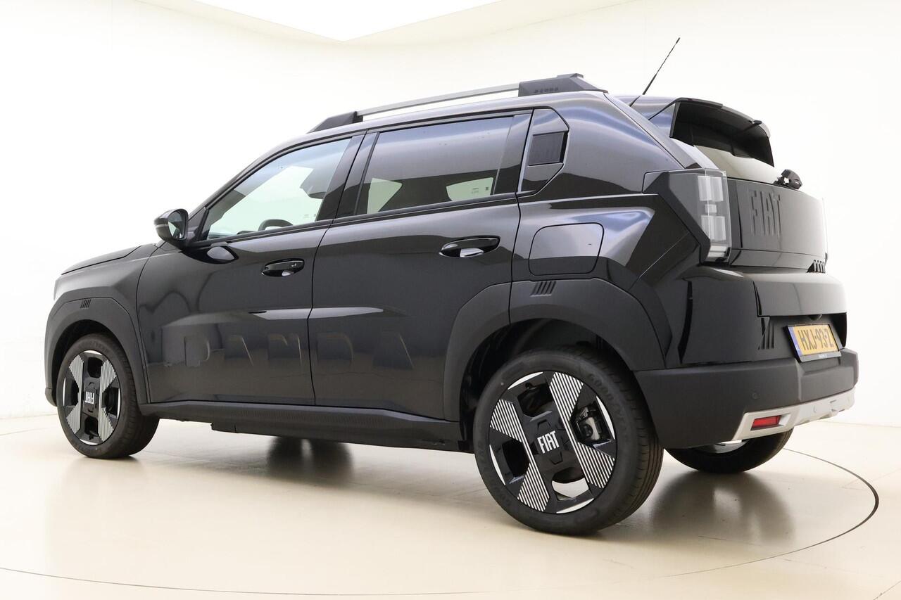 Fiat PANDA Grande La Prima 11 kW 44 kWh | DEMO | NIEUW MODEL | Navigatie | Climate control | Camera | Hoge instap | Dakrails | Stoel- en stuurverwarming | verwarmbaar voorraam