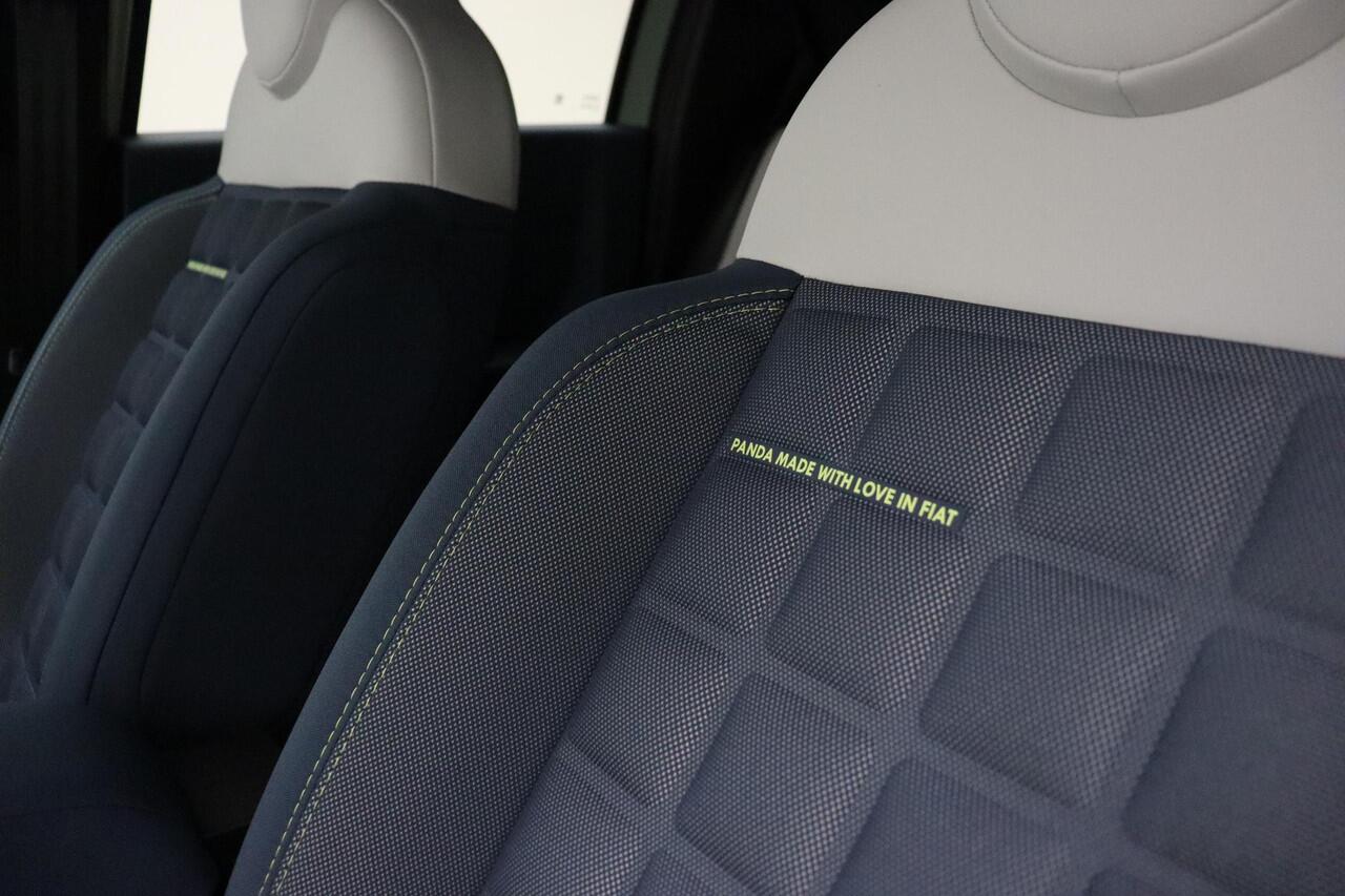 Fiat PANDA Grande 1.2 Hybrid La Prima Automaat | NIEUW MODEL | Navigatie | Climate control | Camera | Extra getint glas | Dakrails | Hoge instap