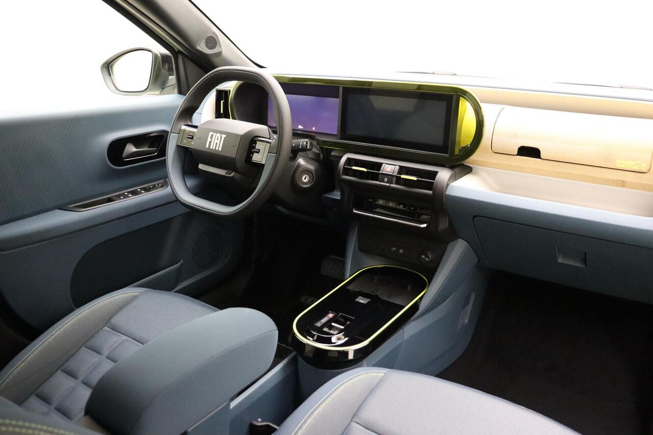 Fiat PANDA Grande 1.2 Hybrid La Prima | Navigatie | Climate control | Camera | Dakrails | Lichtmetalen velgen | Extra getint glas | Nieuw model | Hoge instap