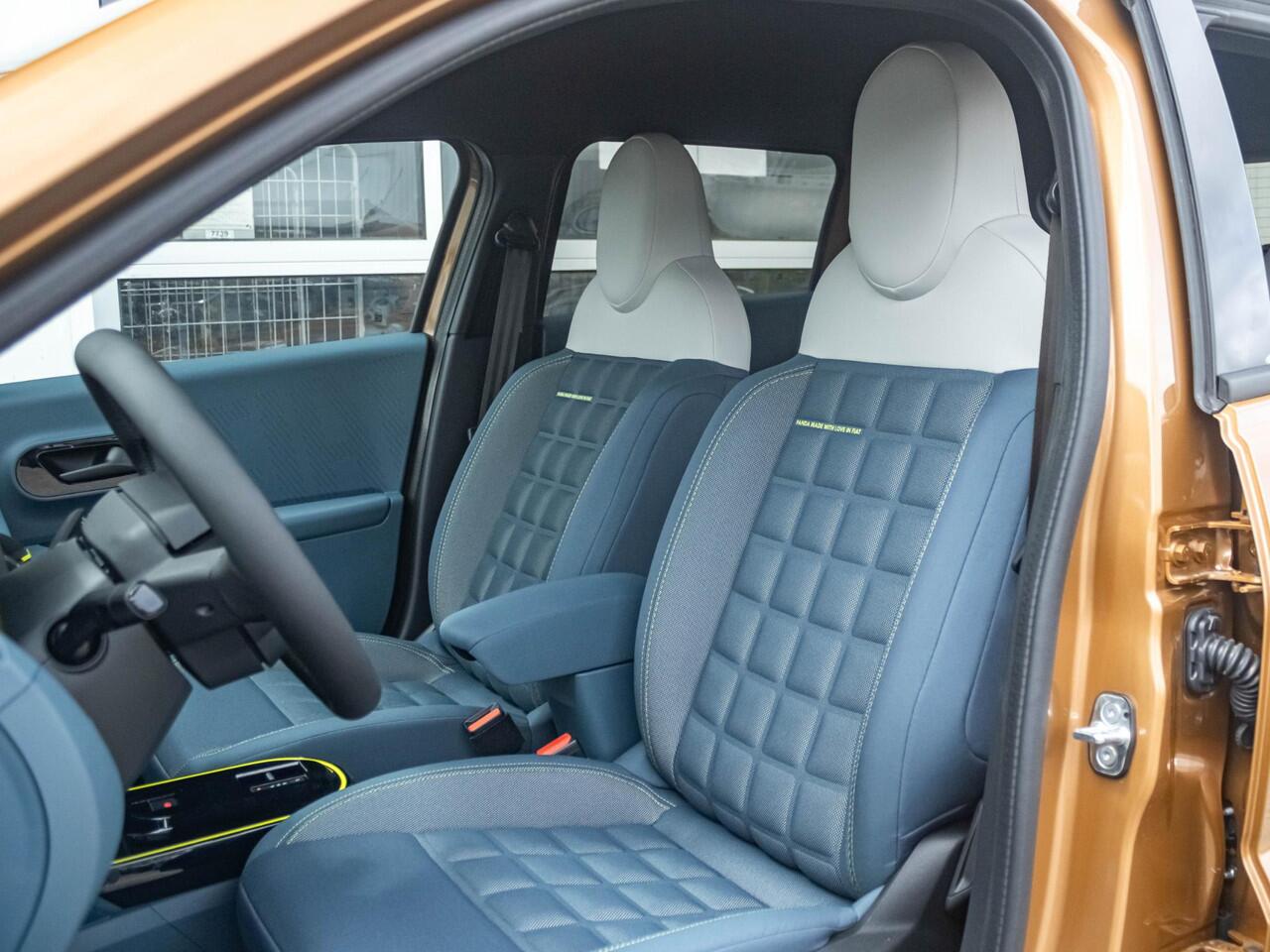 Fiat PANDA Grande La Prima 7,4 kW 44 kWh | Uit voorraad leverbaar | Clima | Cruise | Camera | Apple Carplay | 17" | Navi