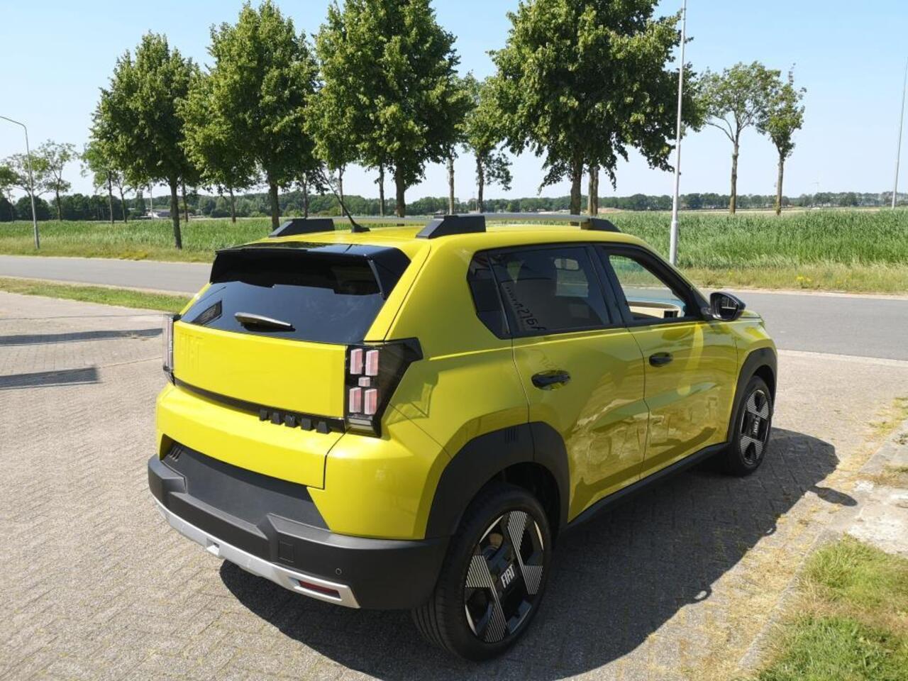 Fiat PANDA Grande La Prima 11 kW 44 kWh | Op voorraad | Full Option | Winter pack | Camera |
