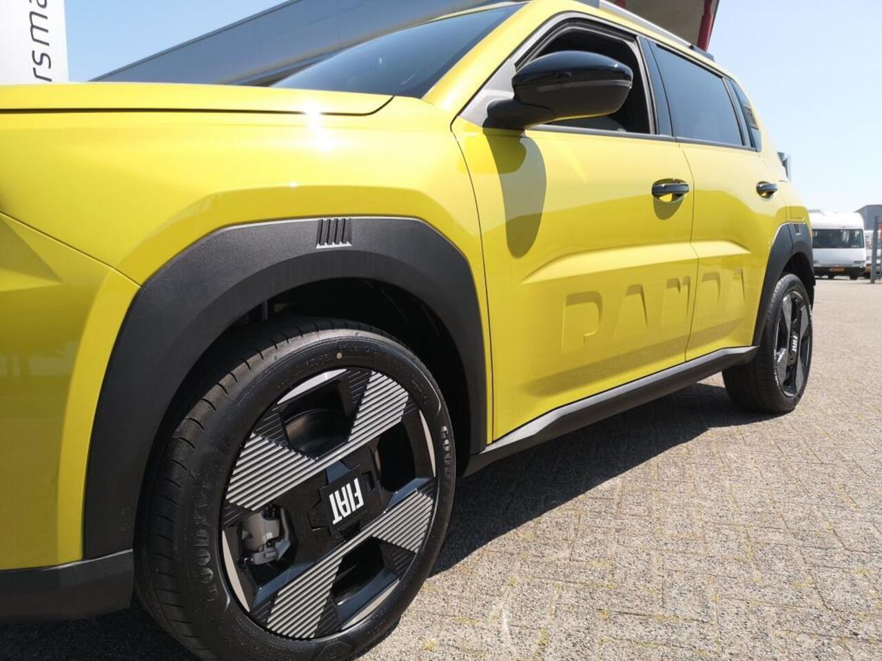 Fiat PANDA Grande La Prima 11 kW 44 kWh | Op voorraad | Full Option | Winter pack | Camera |