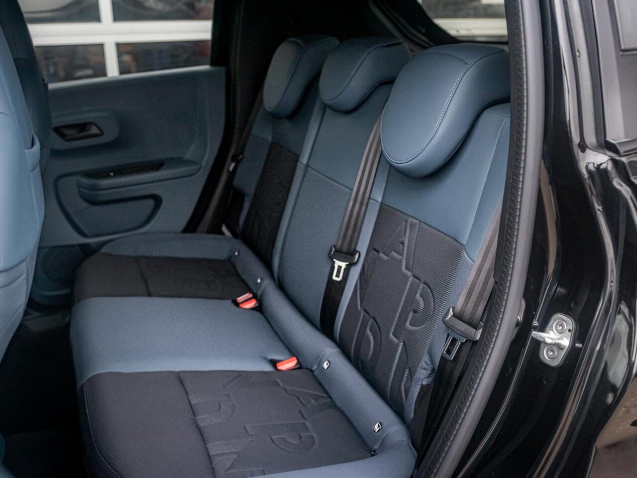 Fiat PANDA Grande 1.2 Hybrid Edizione Nero | Automaat | PDC | Airco | Apple Carplay | Cruise | Pack Style |16" All Season banden