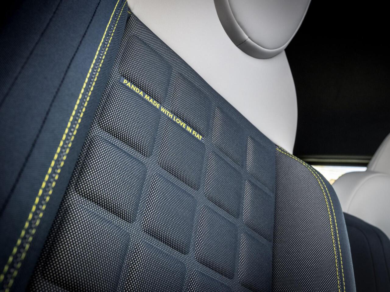 Fiat PANDA Grande La Prima 7,4 kW 44 kWh | Uit voorraad leverbaar | Clima | Cruise | Camera | Apple Carplay | 17" | Navi | Winter Pack