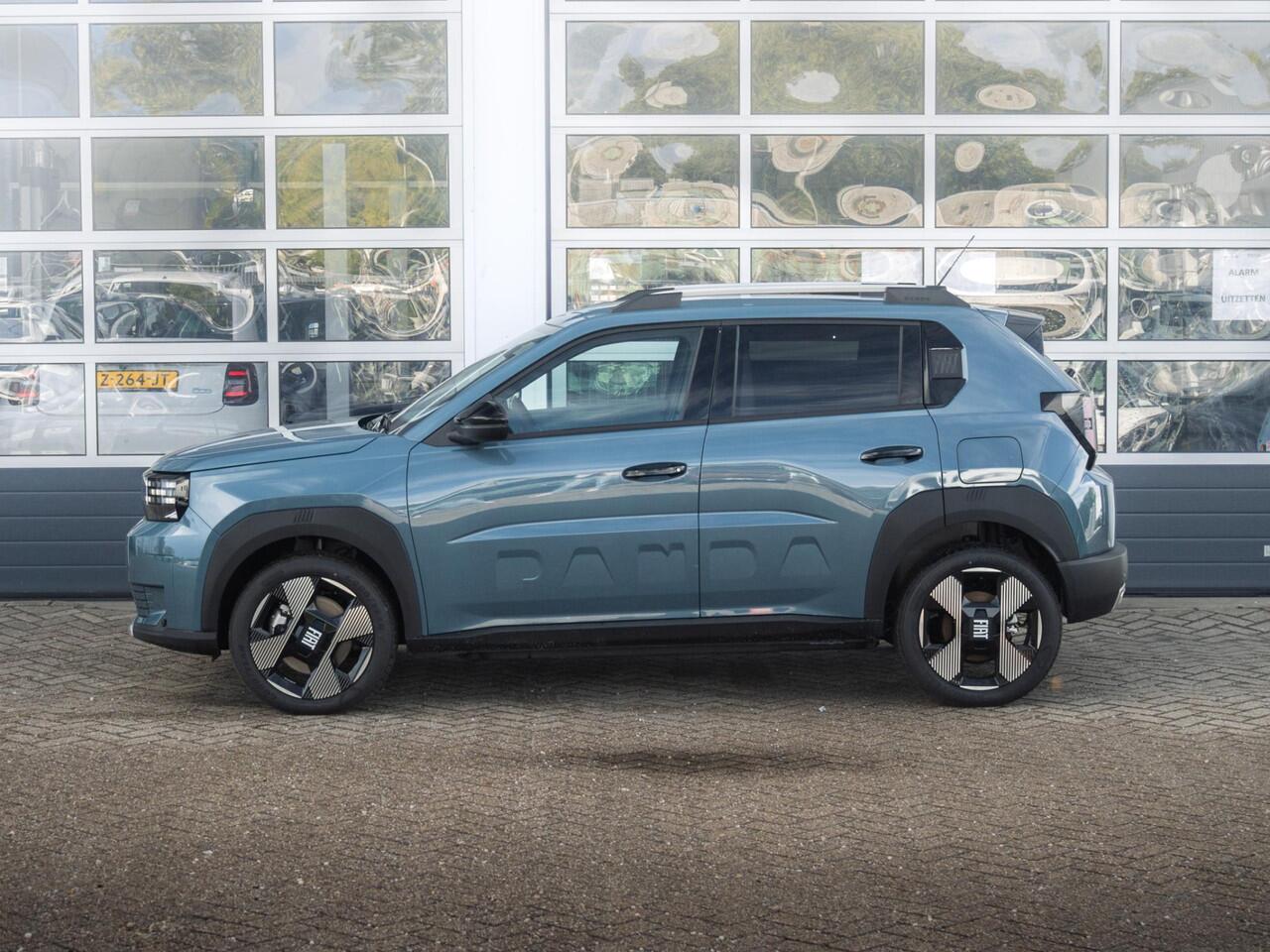 Fiat PANDA Grande La Prima 7,4 kW 44 kWh | Uit voorraad leverbaar | Clima | Cruise | Camera | Apple Carplay | 17" | Navi | Winter Pack