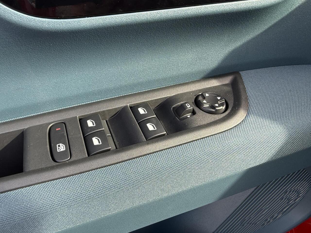 Fiat PANDA Grande 1.2 Hybrid ICON ALL-IN RIJKLAARPRIJS/Hybride/Apple Carplay/Airco/16"Velgen zwart