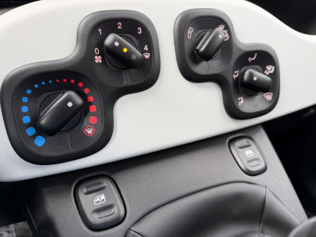 Fiat PANDA 1.0 Hybrid Pandina | Airco | Carplay | Cruise | 5zits | PDC