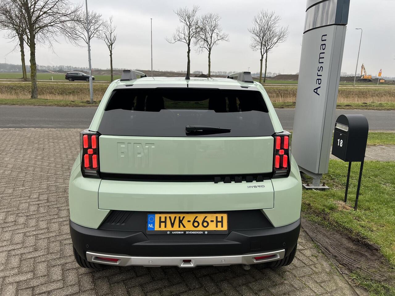 Fiat PANDA Grande 1.2 Hybrid ICON | Pack Style | Parkeersensoren | Lichtmetalen velgen | Acqua Azure