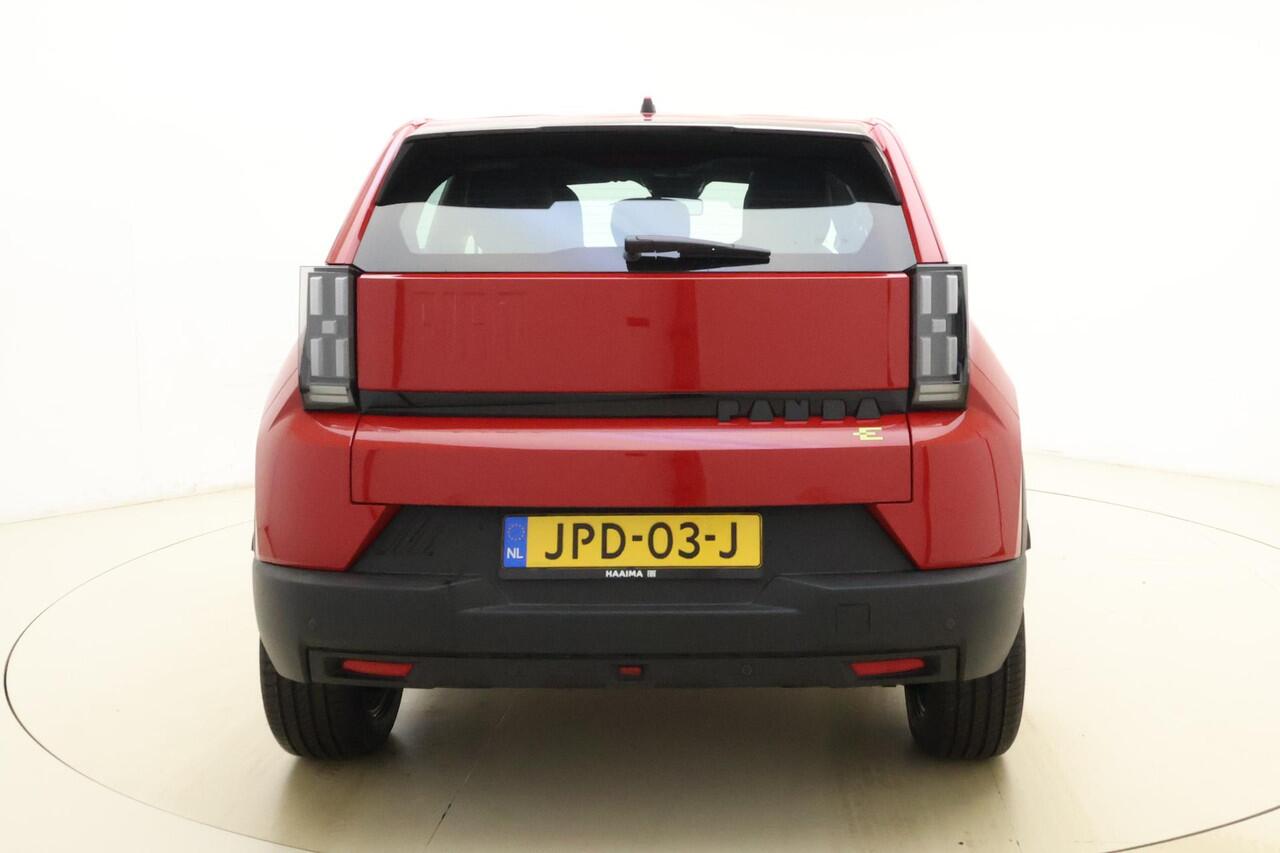 Fiat PANDA Grande RED 11kW 44 kWh | Apple Carplay/Android auto | Parkeersensoren | LED verlichting | Cruise control | Airco