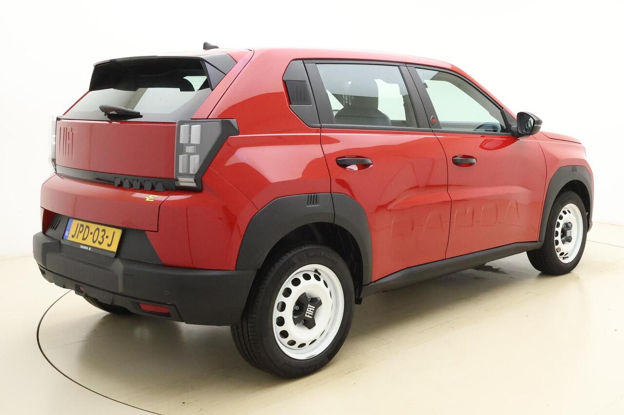 Fiat PANDA Grande RED 11kW 44 kWh | Apple Carplay/Android auto | Parkeersensoren | LED verlichting | Cruise control | Airco