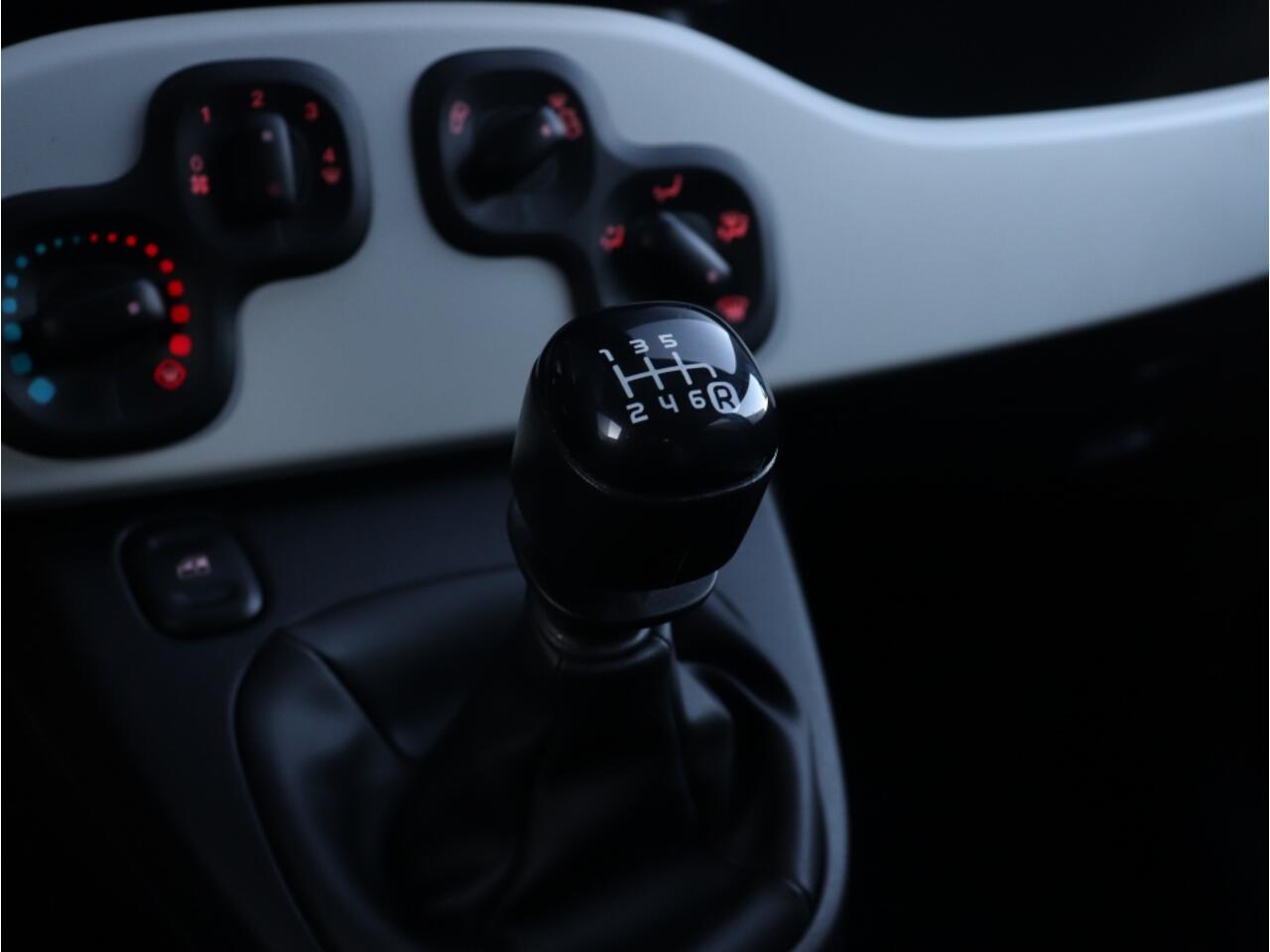 Fiat PANDA 1.0 Hybrid Pandina | Airco | Carplay | Cruise | 5zits | PDC