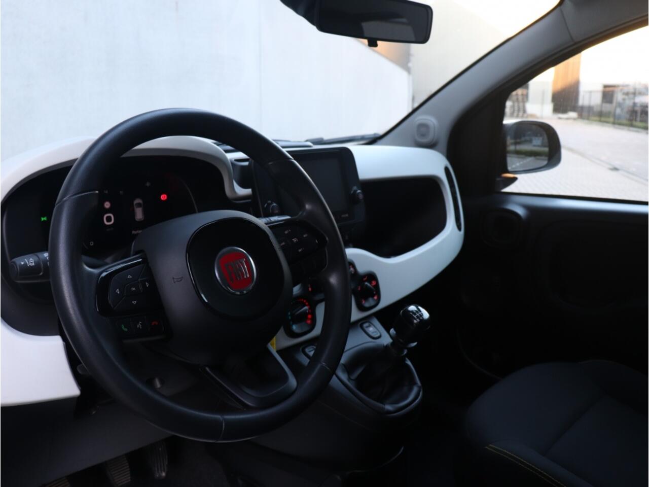 Fiat PANDA 1.0 Hybrid Pandina | Airco | Carplay | Cruise | 5zits | PDC