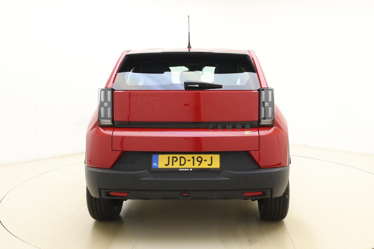 Fiat PANDA Grande RED 11kW 44 kWh | Demo | 3 Fase | Apple carplay | Parkeer sensoren | Cruise control