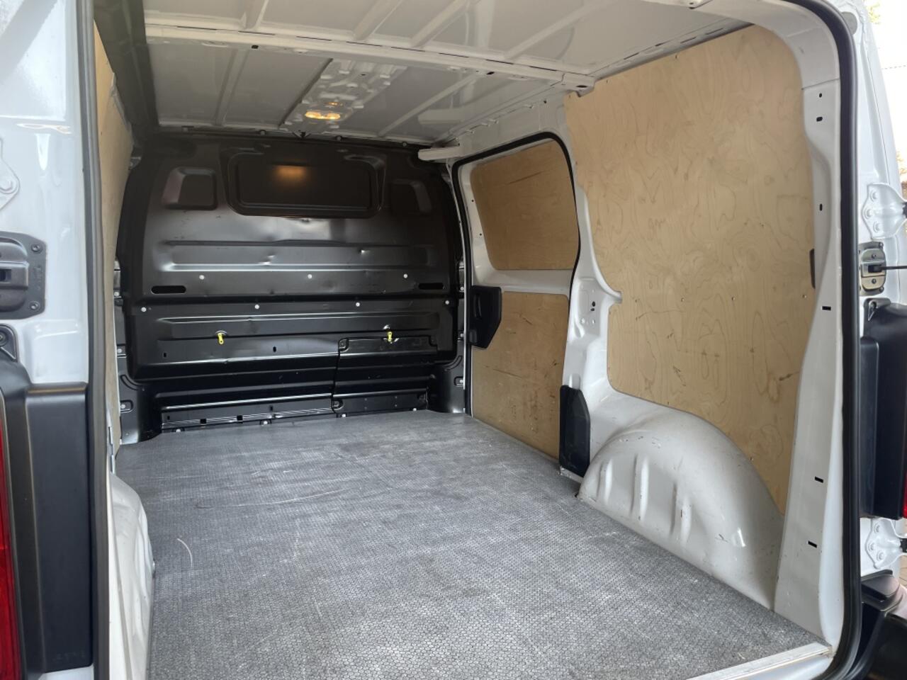 Fiat SCUDO 1.5 MultiJet L2H1 Trekhaak Laadruimte afwerking