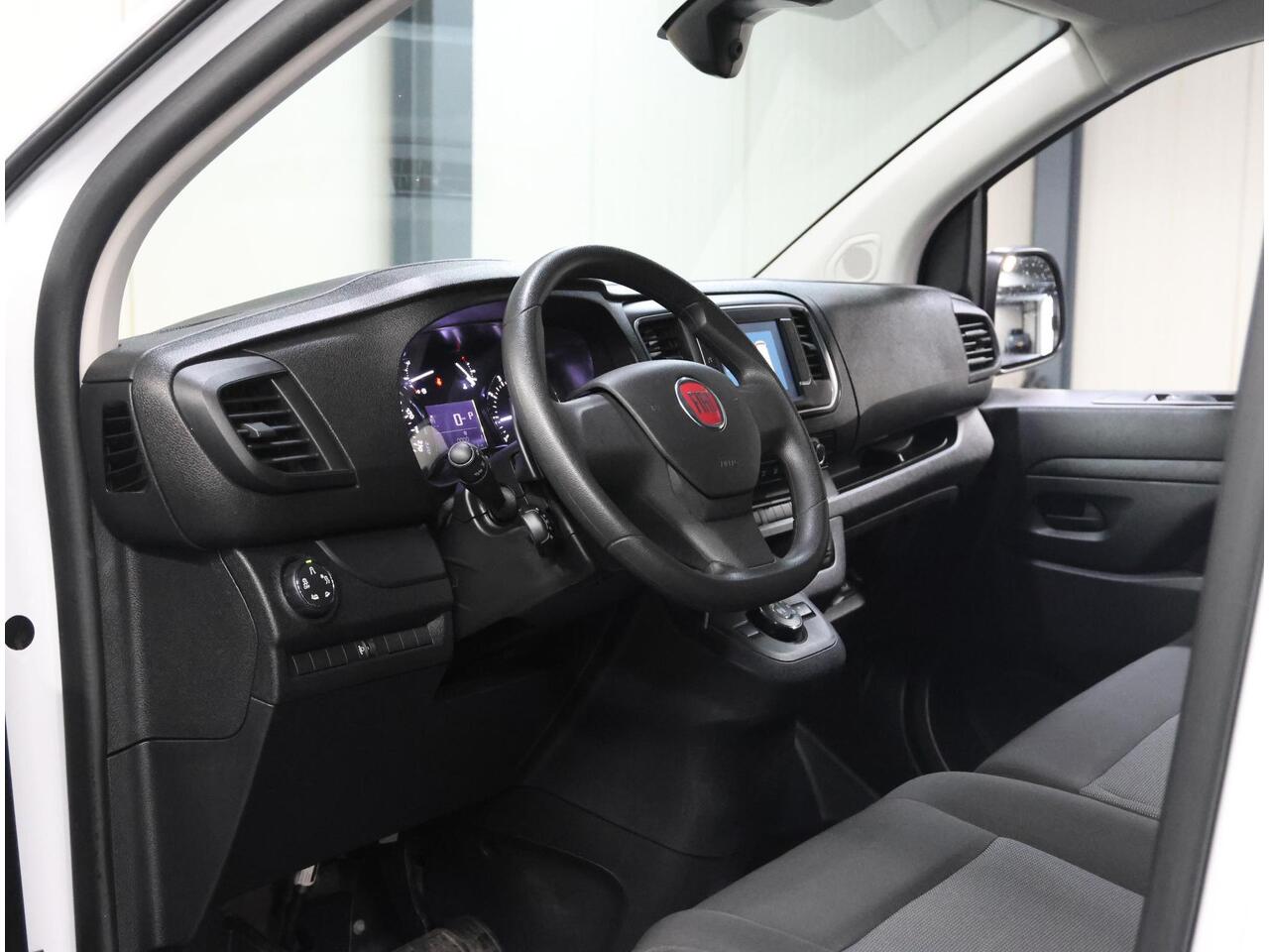 Fiat SCUDO 2.0 180PK MultiJet L2H1 | AUTOMAAT | AppleCarPlay/AndroidAuto | Armsteun | Camera | 3 Zits | Houtenlaadvloer | Navigatie | Cruise Control | Parkeersensoren |