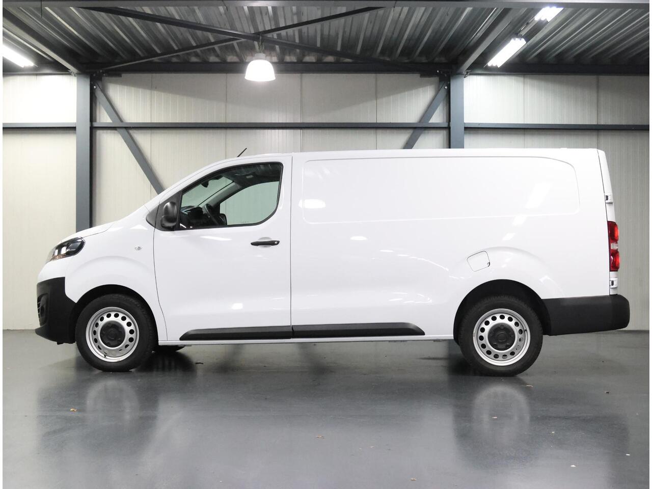 Fiat SCUDO 2.0 180PK MultiJet L2H1 | AUTOMAAT | AppleCarPlay/AndroidAuto | Armsteun | Camera | 3 Zits | Houtenlaadvloer | Navigatie | Cruise Control | Parkeersensoren |