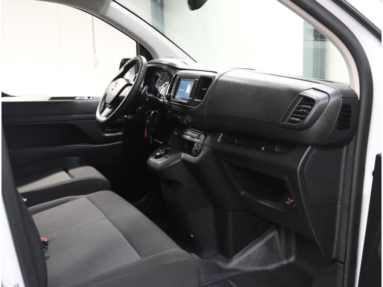 Fiat SCUDO 2.0 180PK MultiJet L2H1 | AUTOMAAT | AppleCarPlay/AndroidAuto | Armsteun | Camera | 3 Zits | Houtenlaadvloer | Navigatie | Cruise Control | Parkeersensoren |