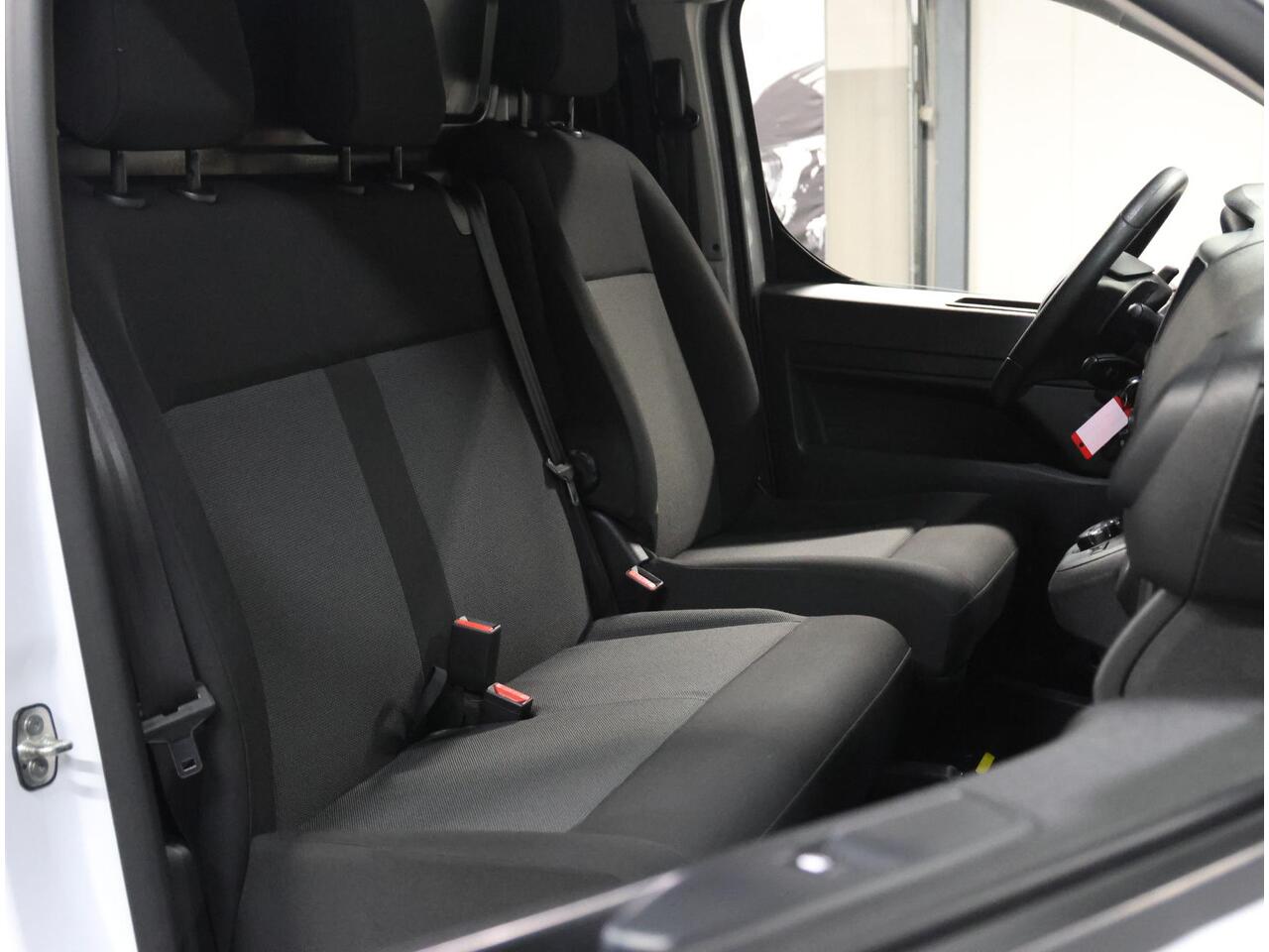Fiat SCUDO 2.0 180PK MultiJet L2H1 | AUTOMAAT | AppleCarPlay/AndroidAuto | Armsteun | Camera | 3 Zits | Houtenlaadvloer | Navigatie | Cruise Control | Parkeersensoren |