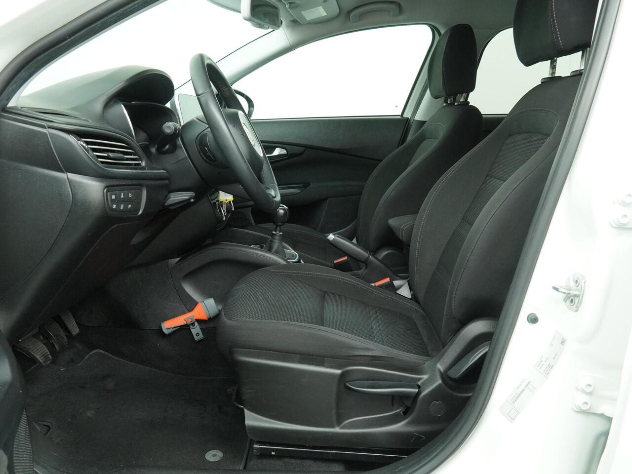 Fiat TIPO Stationwagon 1.4 T-Jet 16v Business Lusso - Navigatie - Camera - Stoelverwarming - Trekhaak