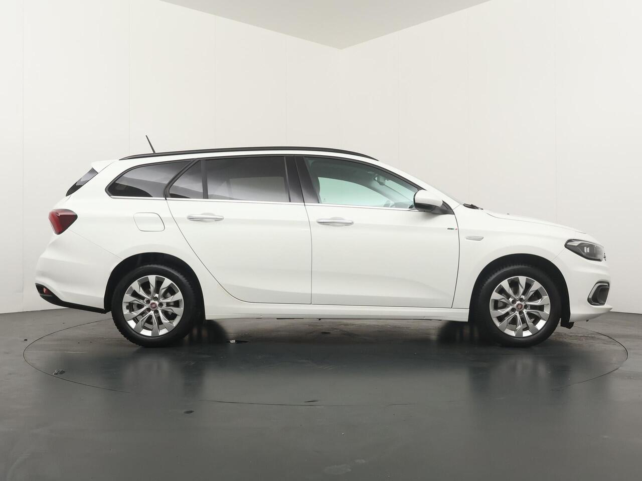 Fiat TIPO Stationwagon 1.4 T-Jet 16v Business Lusso - Navigatie - Camera - Stoelverwarming - Trekhaak