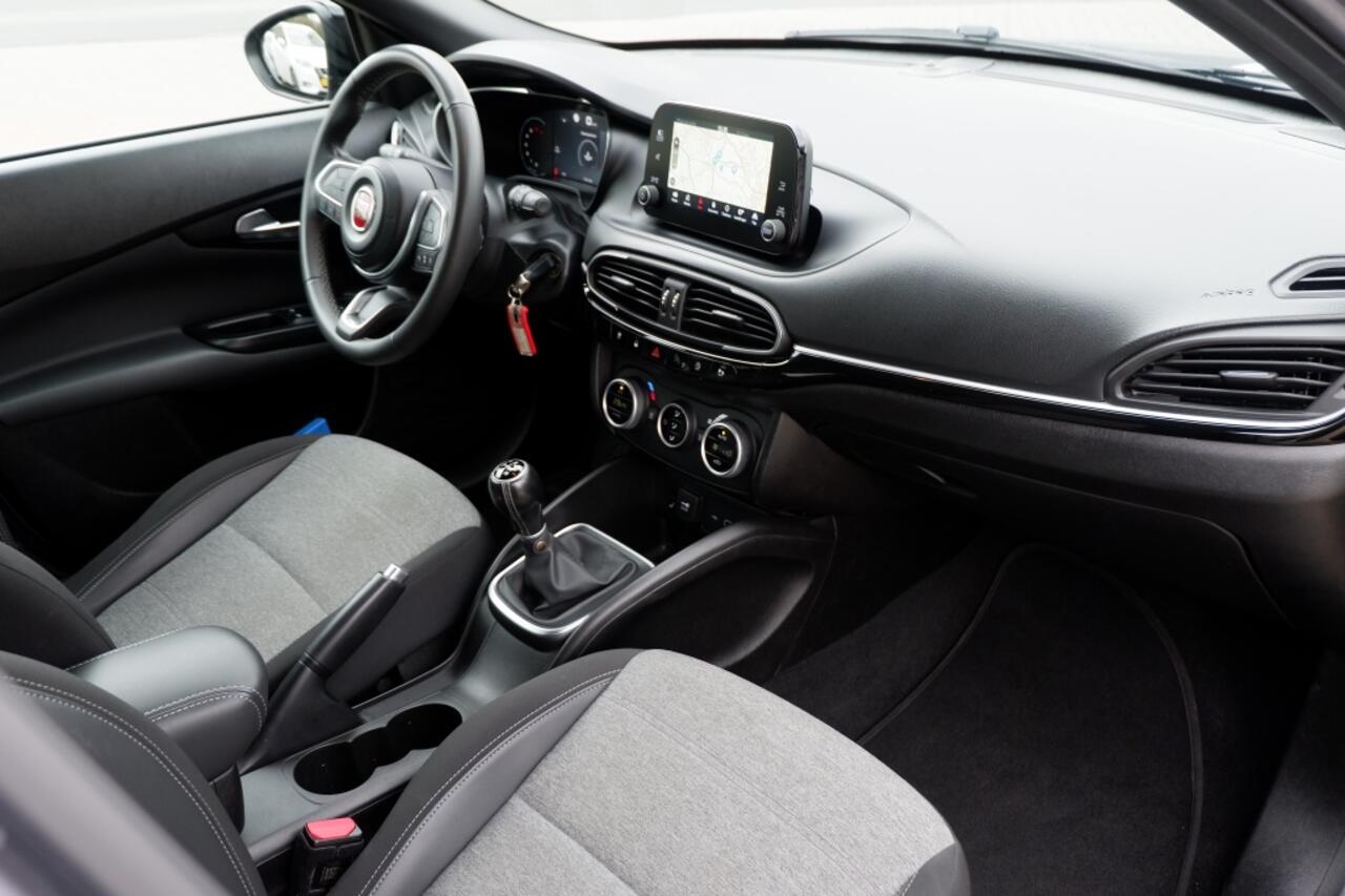 Fiat TIPO Cross 1.0 Cross / INCL. 12 mnd BOVAG / Navi / Camera