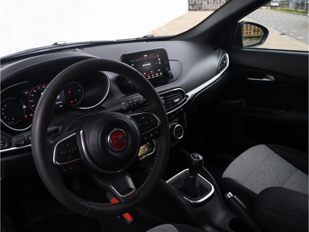 Fiat TIPO Cross 1.0 Cross 100 PK | Navi | LED | Camera | Carplay | 17"