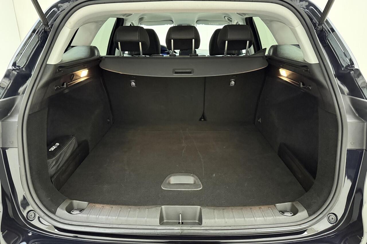 Fiat TIPO Stationwagon Cross 1.5 Hybrid Automaat | Navigatie | Trekhaak | Climate control | Keyless | Dakrails | Camera | Parkeersensoren