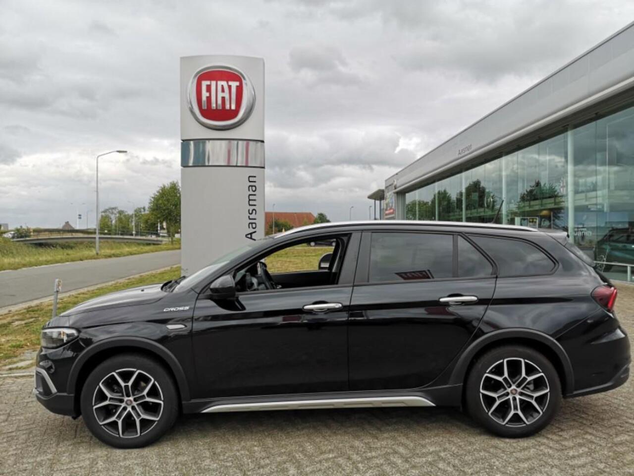 Fiat TIPO Cross Stationwagon 1.0 | Trekhaak | Navi | Carplay | Camera | Automatische airco | Digital cockpit