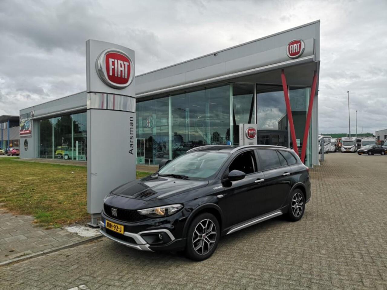 Fiat TIPO Cross Stationwagon 1.0 | Trekhaak | Navi | Carplay | Camera | Automatische airco | Digital cockpit