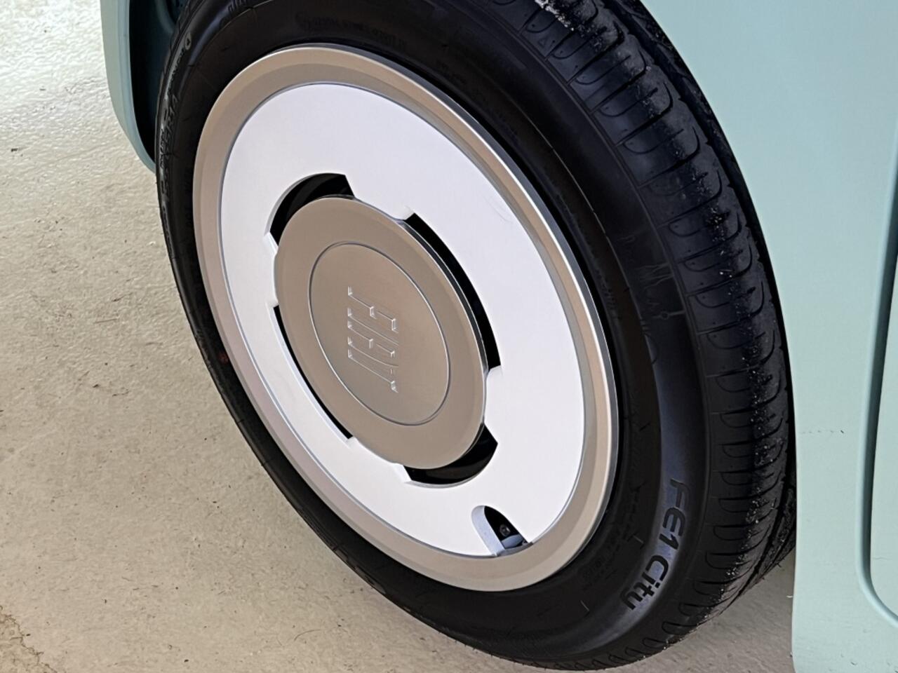 Fiat Topolino Niet te koop, wél te ervaren - Plan een proefrit en bestel