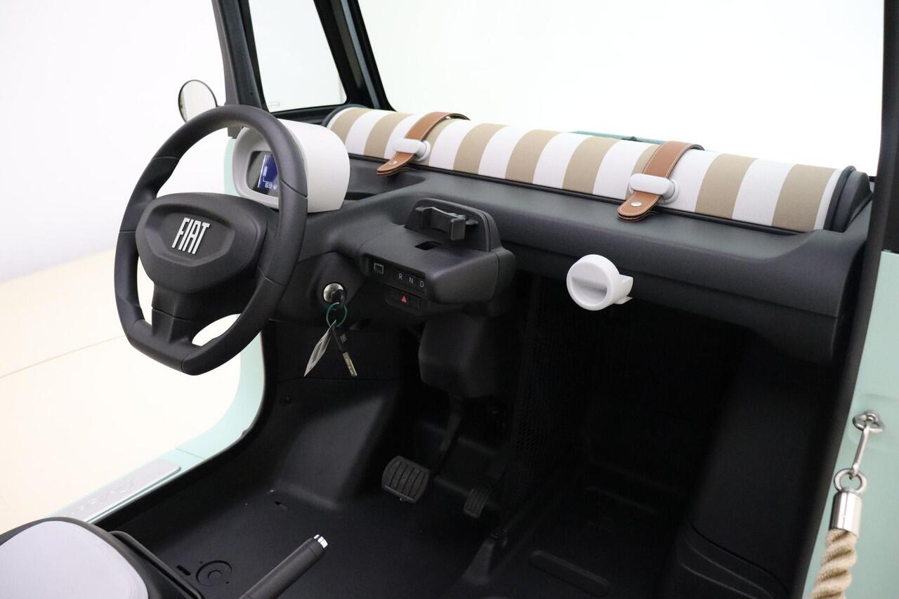 Fiat Topolino Dolcevita | Nieuw | Uit voorraad leverbaar | 100% Elektrisch | Oprolbaar canvasdak | Portiertouwen