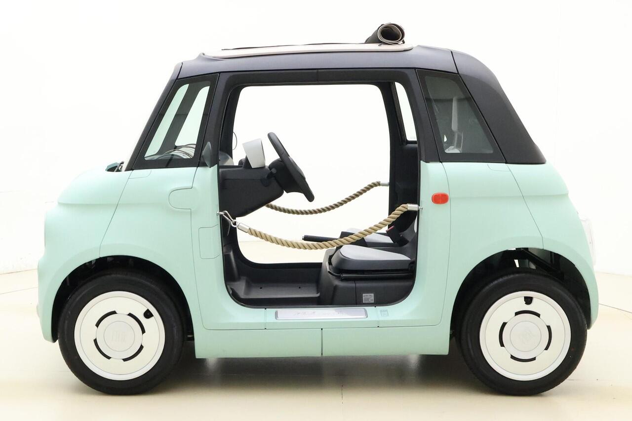 Fiat Topolino Dolcevita | Nieuw | Uit voorraad leverbaar | 100% Elektrisch | Oprolbaar canvasdak | Portiertouwen