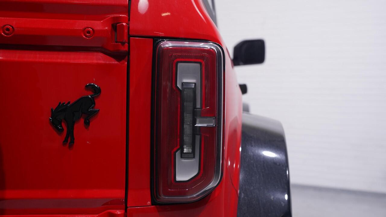 Ford BRONCO 2.7 V6 Wildtrack Aut. Grijs Kenteken 2p Navi, Camera, LED Koplampen, Trekhaak, Verkoop in opdracht