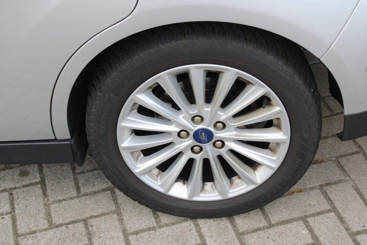 Ford C-MAX 1.0 EcoBoost 125 PK Titanium | Camera | Winterpack | Navigatie | 17 INCH Lichtmetalen Velgen | Climate Control | Cruise Control | Privacy Glass | Half lederen bekleding | Dealeronderhouden