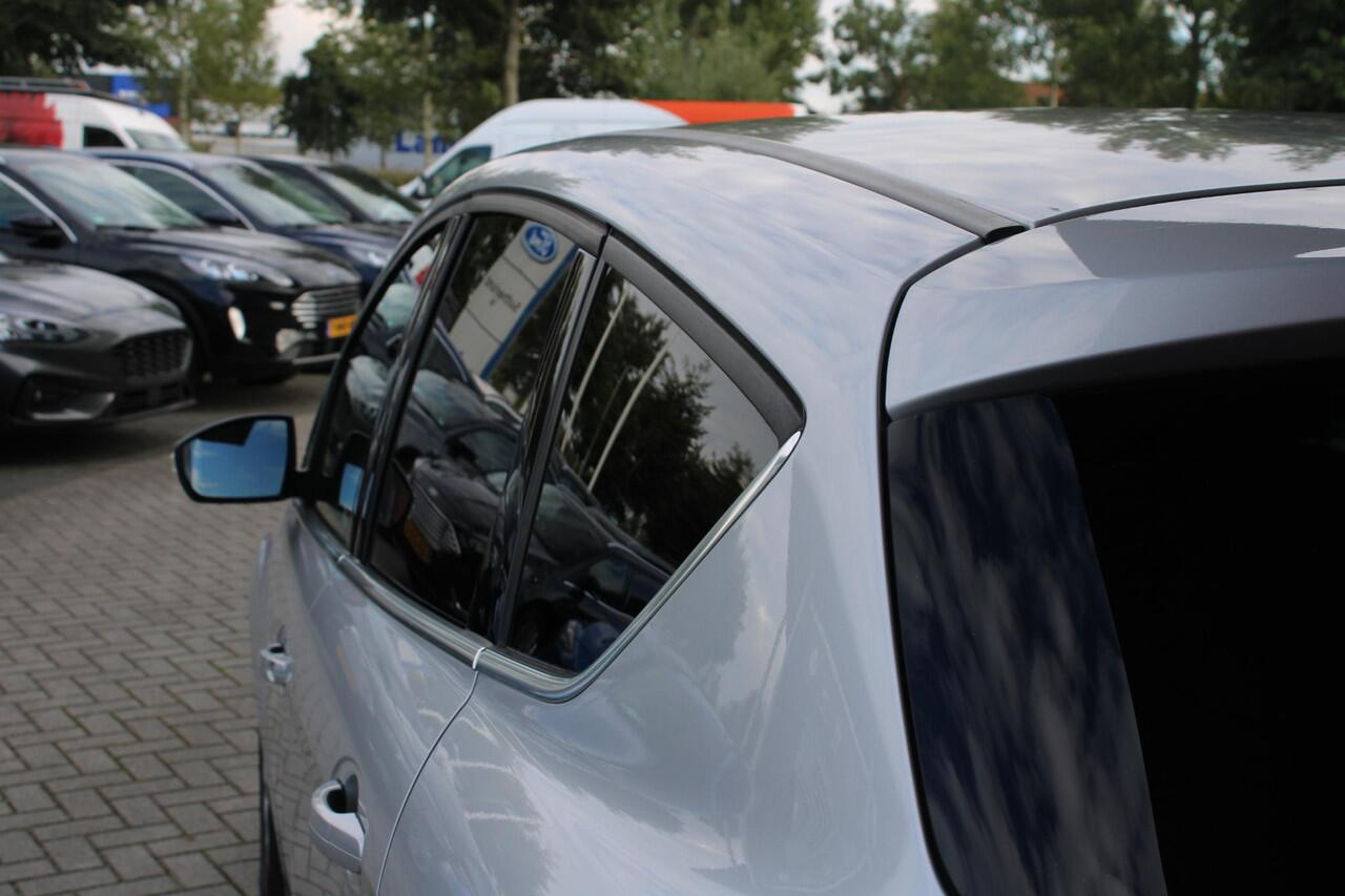 Ford C-MAX 1.0 EcoBoost 125 PK Titanium | Camera | Winterpack | Navigatie | 17 INCH Lichtmetalen Velgen | Climate Control | Cruise Control | Privacy Glass | Half lederen bekleding | Dealeronderhouden