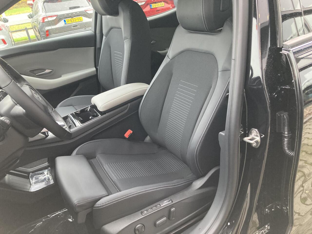 Ford CAPRI Premium Extended Range RWD 77kWh | UIT VOORRAAD LEVERBAAR | Elektrisch trekhaak | AGR-stoelen | Warmtepomp | Driver assistance pack