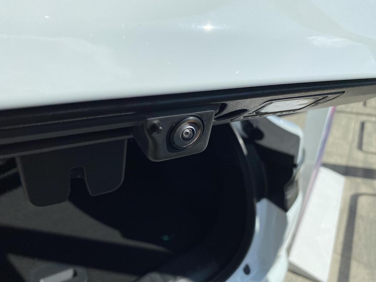 Ford CAPRI Extended Range RWD 77 kWh AGR gecertificeerde voorstoelen | Elektrisch wegklapbare trekhaak | Driver Assistance Pack