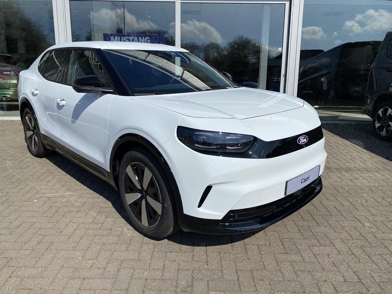 Ford CAPRI Extended Range RWD 77 kWh AGR gecertificeerde voorstoelen | Elektrisch wegklapbare trekhaak | Driver Assistance Pack