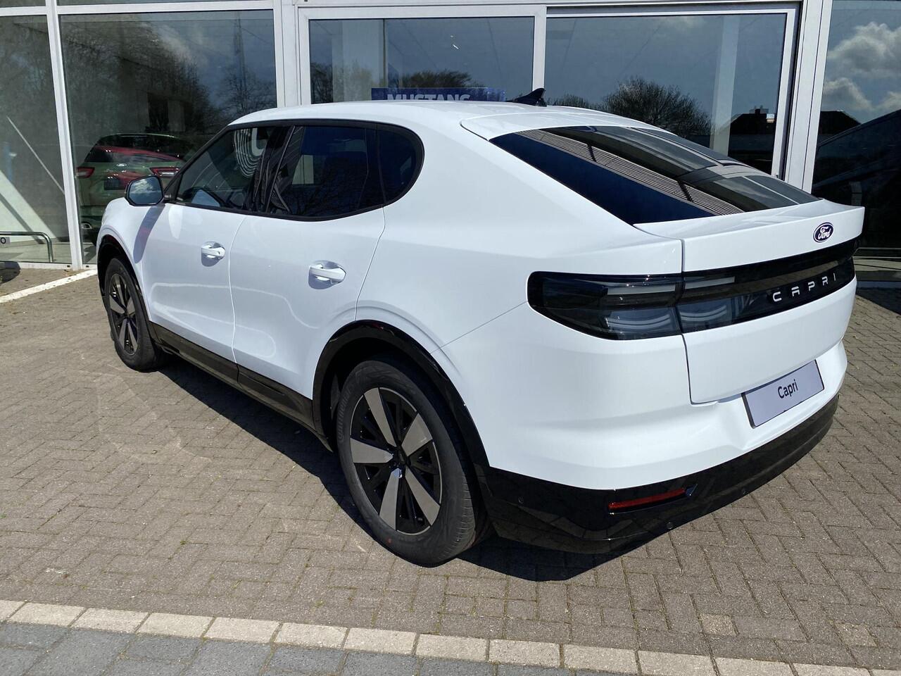 Ford CAPRI Extended Range RWD 77 kWh AGR gecertificeerde voorstoelen | Elektrisch wegklapbare trekhaak | Driver Assistance Pack