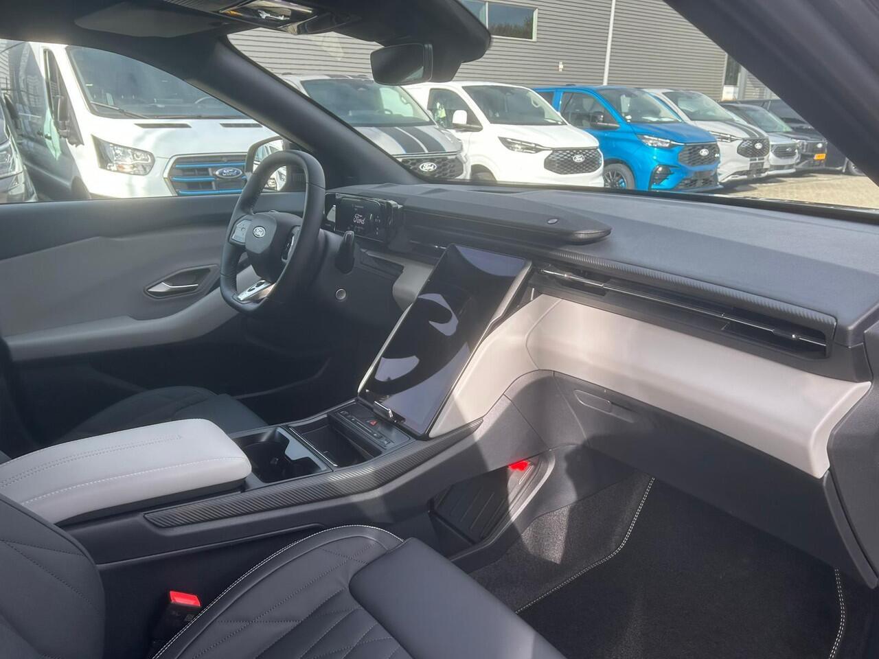 Ford CAPRI Premium Extended Range RWD 77 kWh | HUD| B&O Audio | 20" velgen | LED Matrix | Sensico Leder | | Handsfree Achterklep | Voorraad!