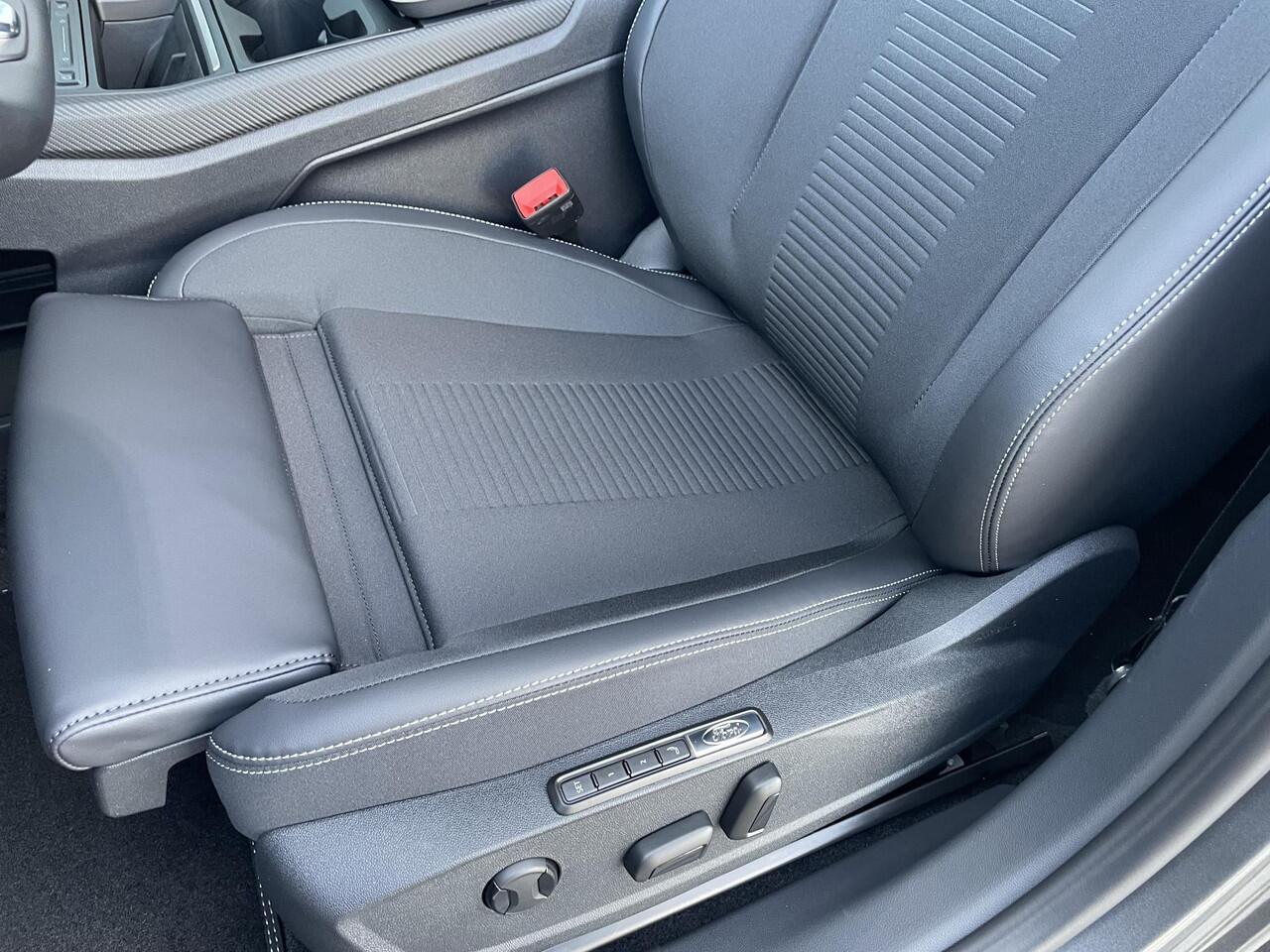 Ford CAPRI Premium Extended Range RWD 77 kWh | ¤1500,- Voordeel ! | DIRECT LEVERBAAR | AGR Voorstoelen | Energiezuinige Warmtepomp |Driver Assistance Pack |