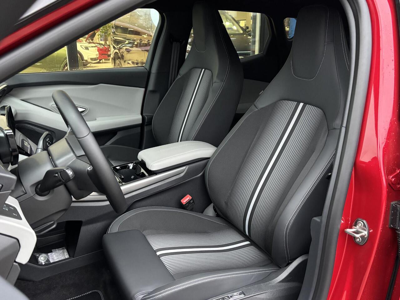 Ford CAPRI Select Extended Range RWD 77 kWh | ¤4000,- Ford Voordeel ! | Energiezuinige Warmtepomp |Comfortpack 1|