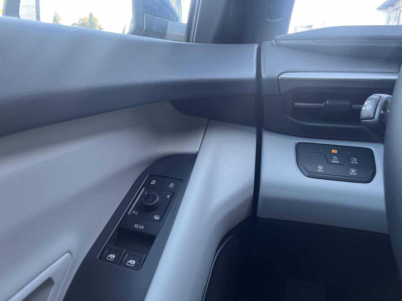 Ford CAPRI Extended Range RWD 77 kWh | Achteruitrijcamera | Stoel & Stuurverwarming | Apple & Android ondersteuning