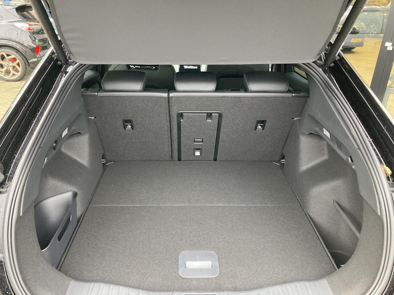 Ford CAPRI Extended Range RWD 77 kWh | Achteruitrijcamera | Stoel & Stuurverwarming | Apple & Android ondersteuning